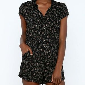 🚫SOLD🚫💐FP💐Debbie Dot Romper